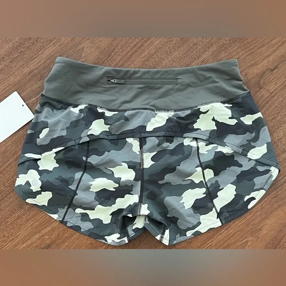 Lululemon Speed Up MR Short 4” *Lined - Size 6 - Mid Rise